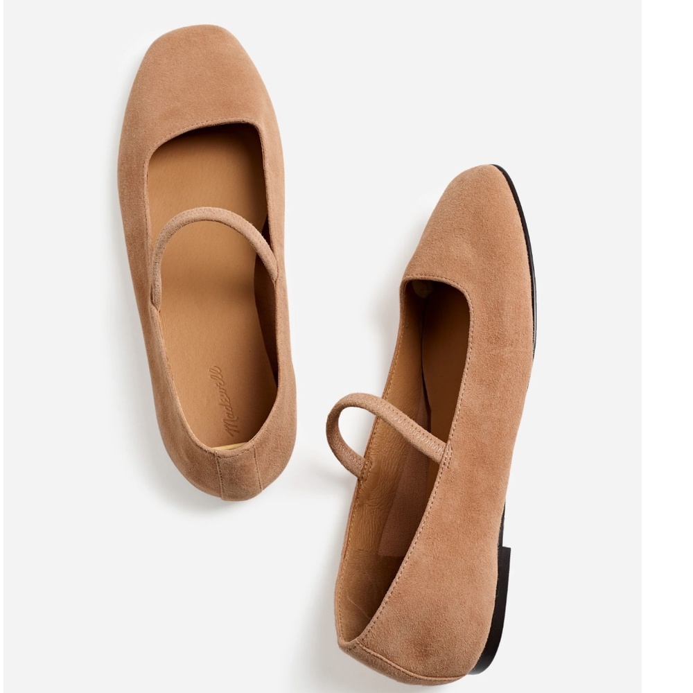 NWOT Greta Ballet Flats in Suede - Warm Sand